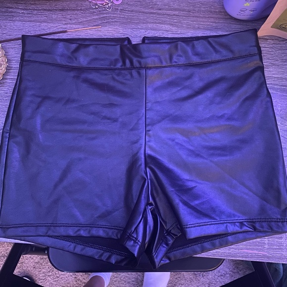 Faux Leather Shorts - Black - Picture 4 of 8